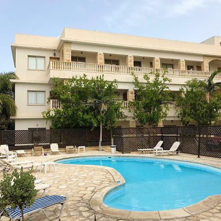 King'S Gardens Apartment Пафос Экстерьер фото