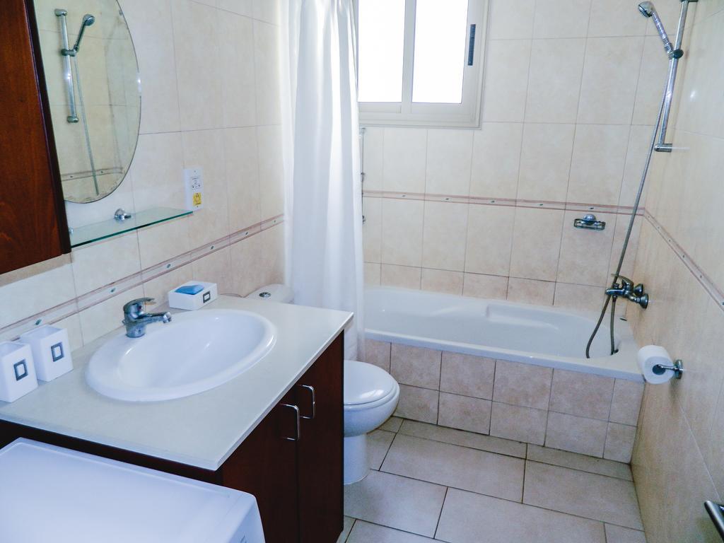 King'S Gardens Apartment Пафос Экстерьер фото