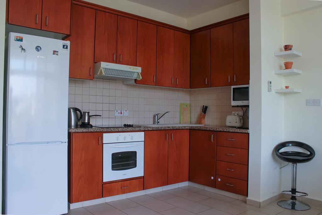 King'S Gardens Apartment Пафос Экстерьер фото