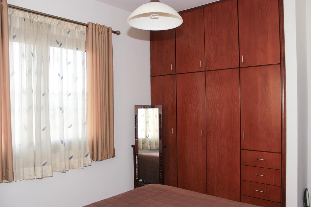 King'S Gardens Apartment Пафос Экстерьер фото