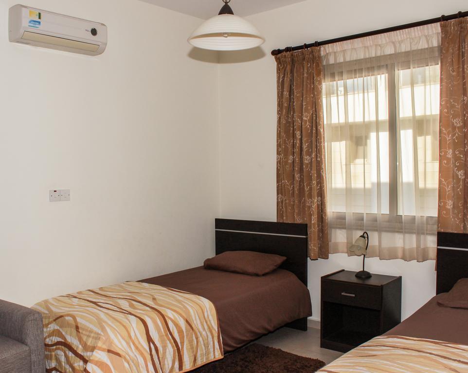 King'S Gardens Apartment Пафос Экстерьер фото