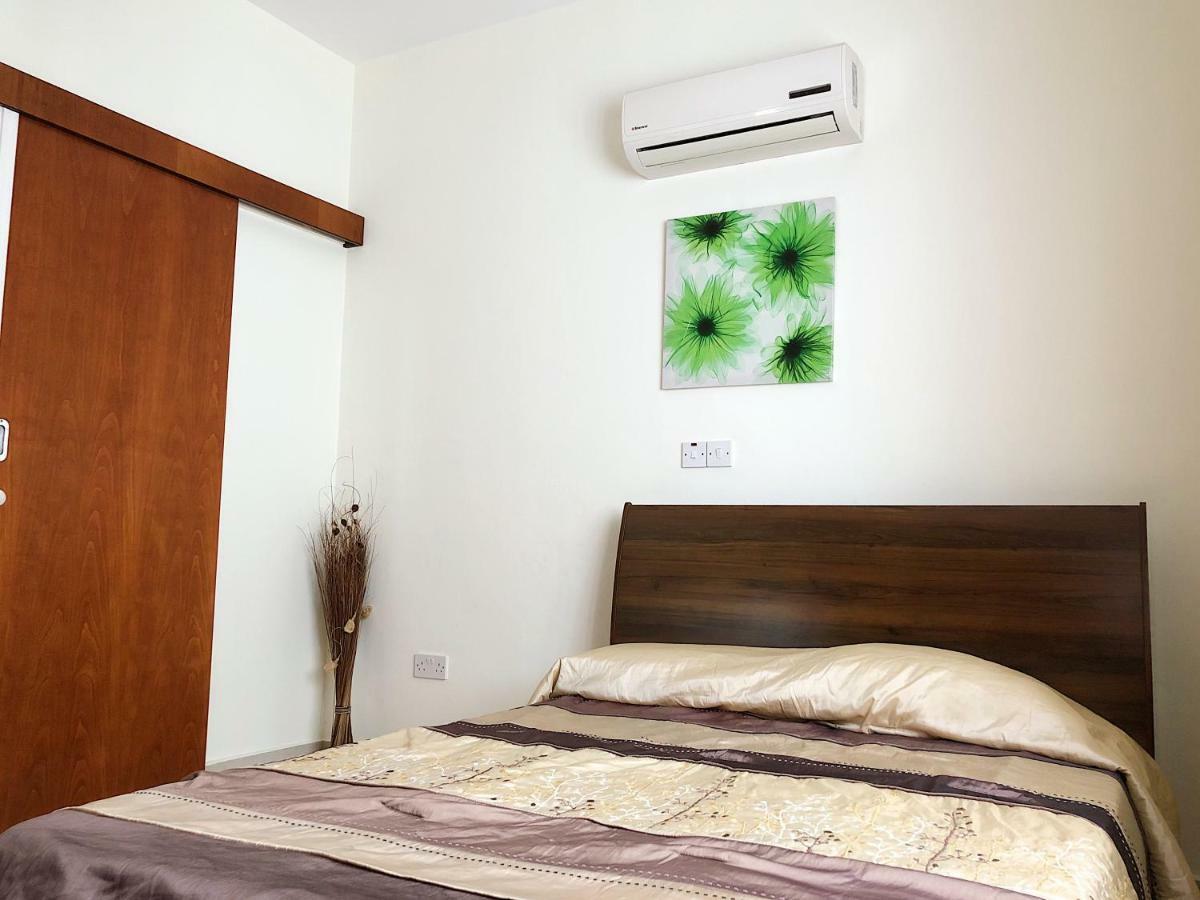 King'S Gardens Apartment Пафос Экстерьер фото