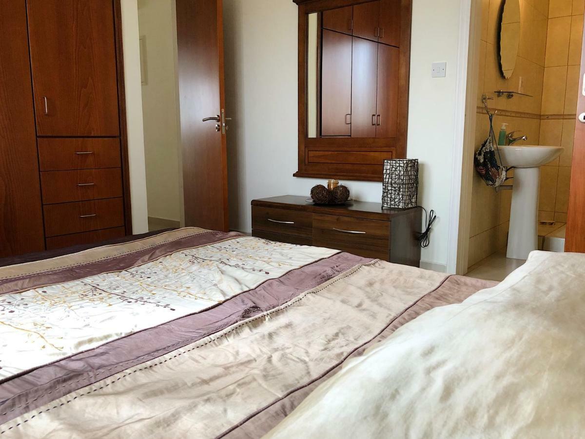 King'S Gardens Apartment Пафос Экстерьер фото