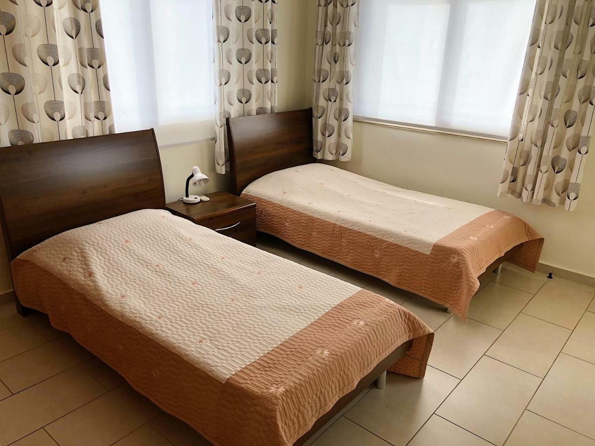 King'S Gardens Apartment Пафос Экстерьер фото