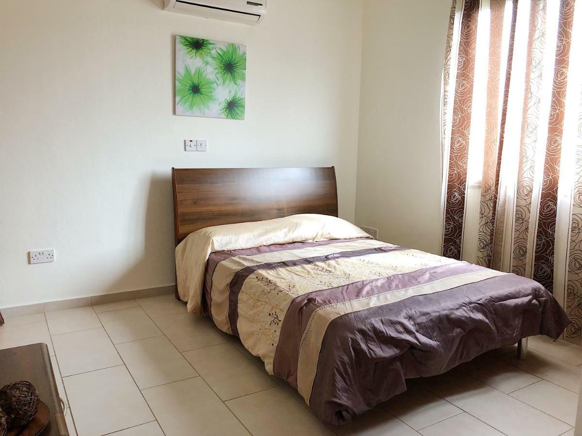 King'S Gardens Apartment Пафос Экстерьер фото